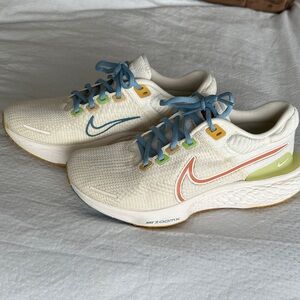 Men’s Nike Invincible 2 - size 9